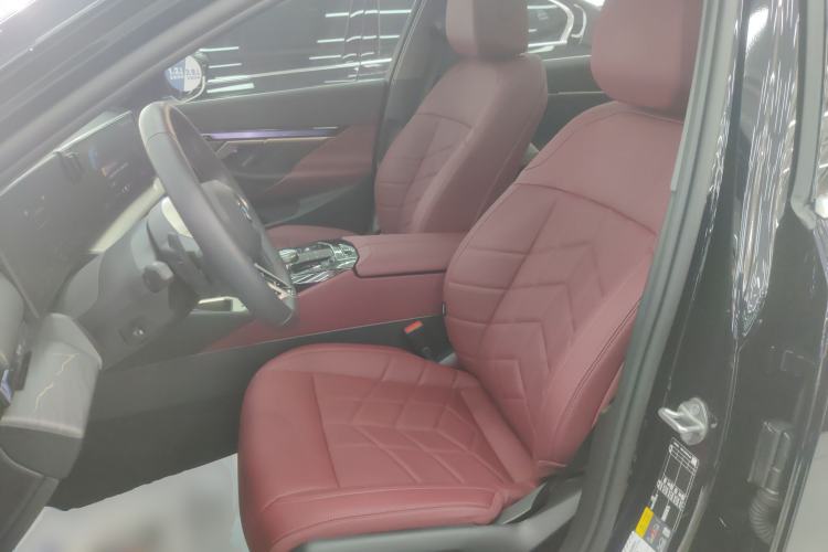 Used BMW i5 2024 eDrive 35L Luxury Package Left Front Seat