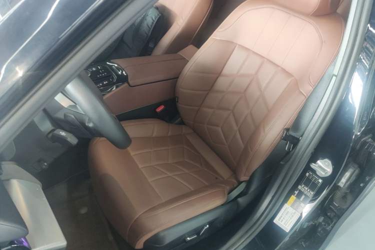 Used BMW i5 2024 eDrive 35L M Sport Package Left Front Seat