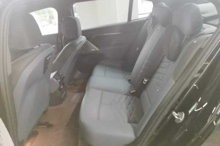 Used BMW i5 2024 eDrive 35L Prestige Luxury Package Left Rear Seat