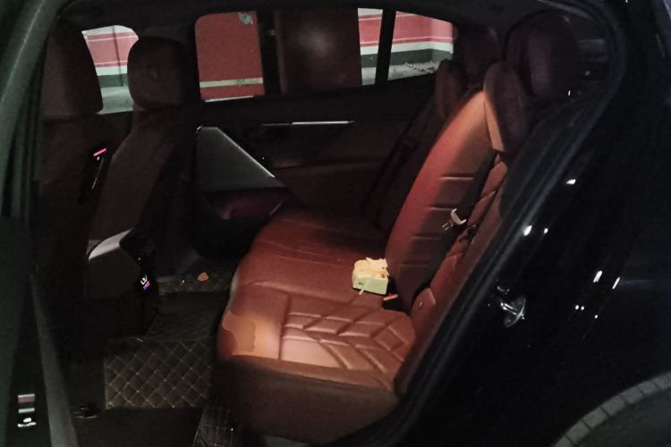 Used BMW i5 2024 eDrive 35L M Sport Package Left Rear Seat