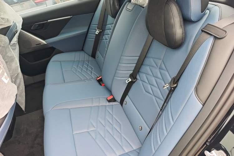 Used BMW i5 2024 eDrive 35L Prestige Luxury Package Left Rear Seat
