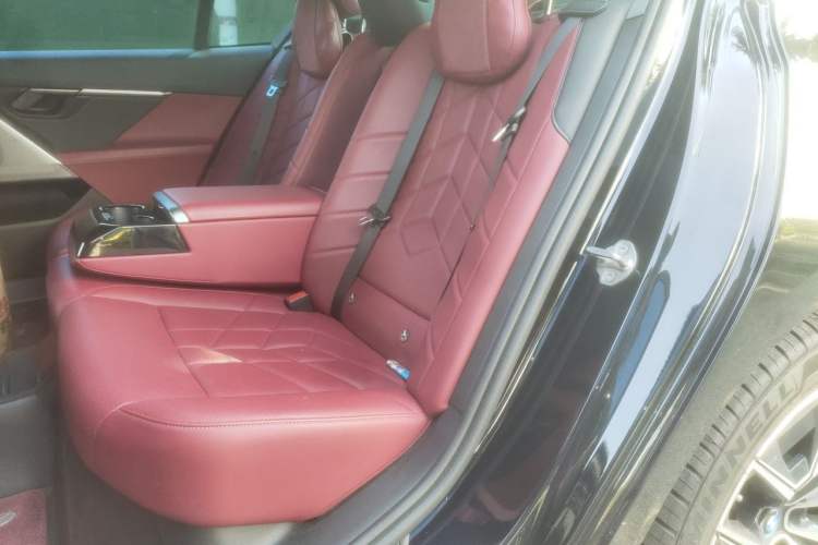 Used BMW i5 2024 eDrive 35L M Sport Package Left Rear Seat