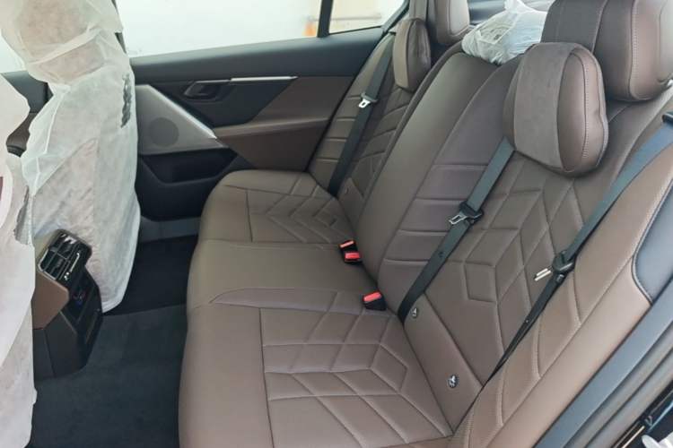 Used BMW i5 2024 eDrive 35L Luxury Package Left Rear Seat