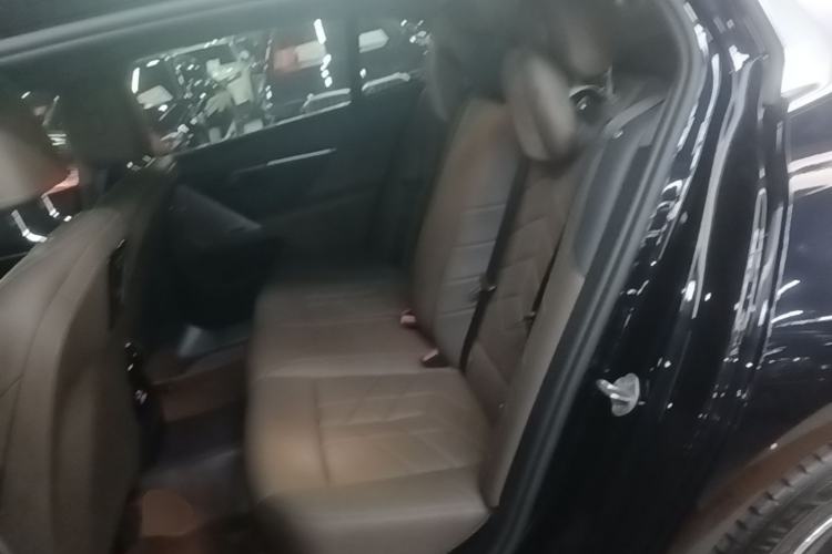 Used BMW i5 2024 eDrive 35L M Sport Package Left Rear Seat