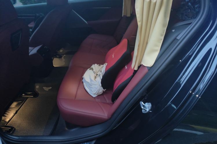 Used BMW i5 2024 eDrive 35L M Sport Package Left Rear Seat