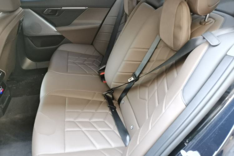 Used BMW i5 2024 eDrive 35L M Sport Package Left Rear Seat