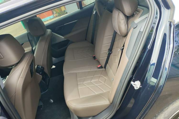 Used BMW i5 2024 eDrive 35L Luxury Package Left Rear Seat