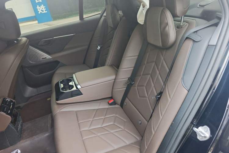Used BMW i5 2024 eDrive 35L M Sport Package Left Rear Seat