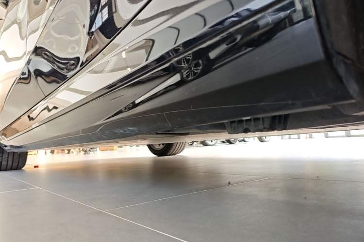 Used BMW i5 2024 eDrive 35L M Sport Package Left Side Sill