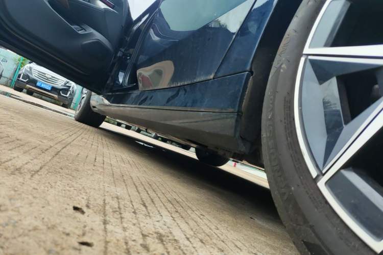 Used BMW i5 2024 eDrive 35L M Sport Package Left Side Sill