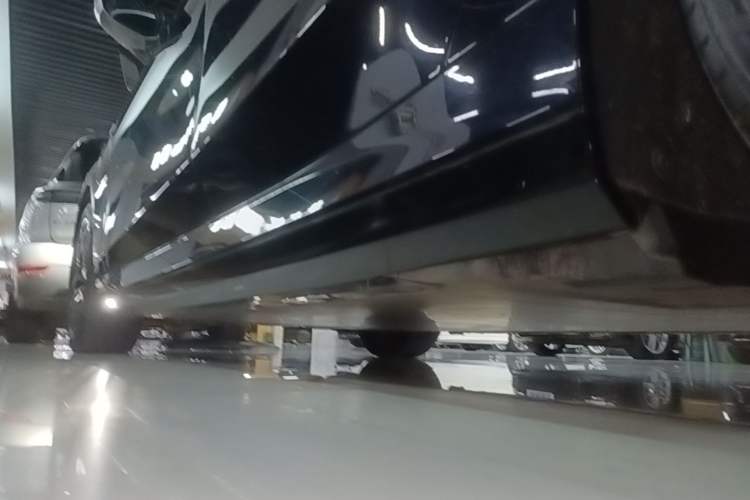 Used BMW i5 2024 eDrive 35L M Sport Package Left Side Sill