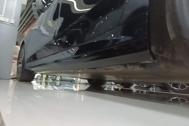 Used BMW i5 2024 eDrive 35L M Sport Package Left Side Sill