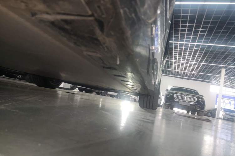Used BMW i5 2024 eDrive 35L M Sport Package Left Side Sill