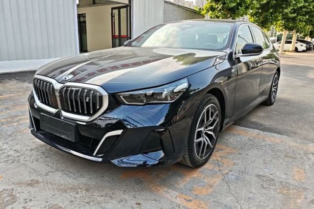 Used BMW i5 2024 eDrive 35L Luxury Model with M Sport Package
