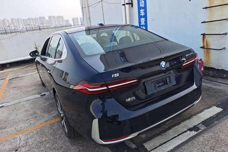 Used BMW i5 2024 eDrive 35L Luxury Package Rear Left 45 Deg