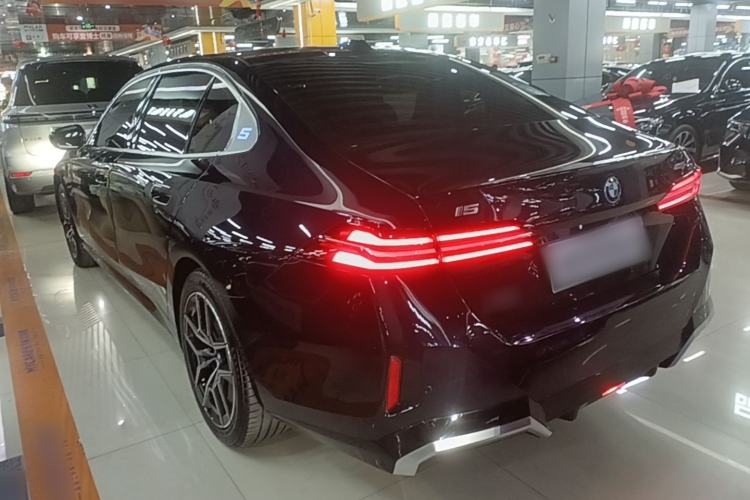 Used BMW i5 2024 eDrive 35L M Sport Package Rear Left 45 Deg