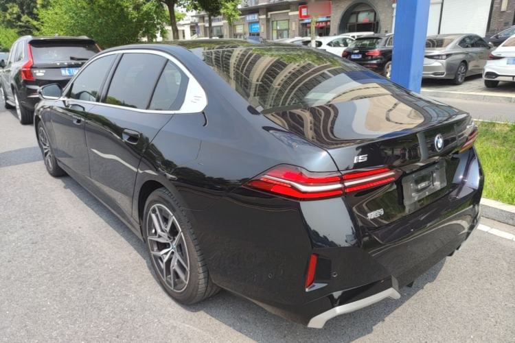 Used BMW i5 2024 eDrive 35L Luxury Package Rear Left 45 Deg