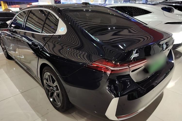 Used BMW i5 2024 eDrive 35L Prestige Luxury Package Rear Left 45 Deg