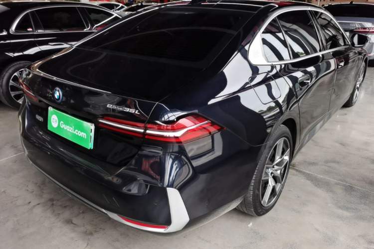 Used BMW i5 2024 eDrive 35L Prestige Luxury Package Rear Right 45 Deg