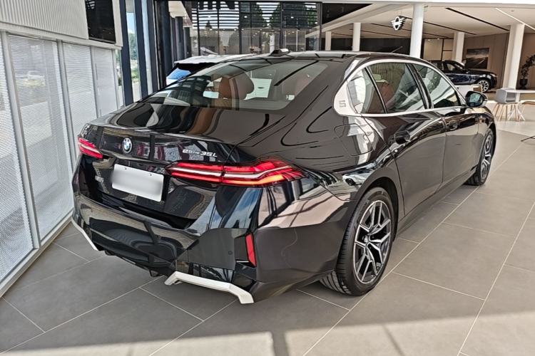 Used BMW i5 2024 eDrive 35L M Sport Package Rear Right 45 Deg