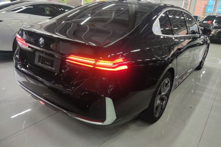Used BMW i5 2024 eDrive 35L Prestige Luxury Package Rear Right 45 Deg