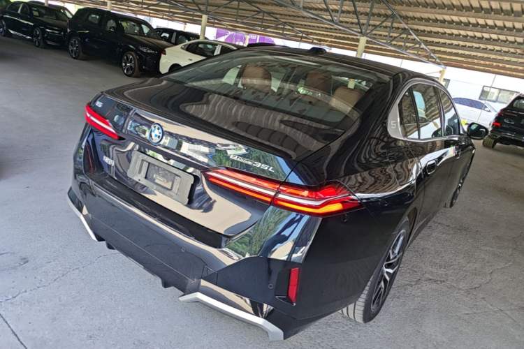 Used BMW i5 2024 eDrive 35L M Sport Package Rear Right 45 Deg
