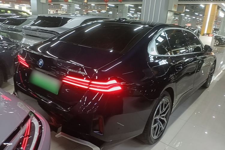 Used BMW i5 2024 eDrive 35L M Sport Package Rear Right 45 Deg
