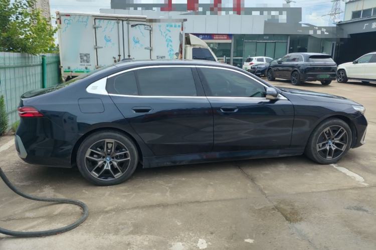 Used BMW i5 2024 eDrive 35L Luxury Package Rear Right 45 Deg