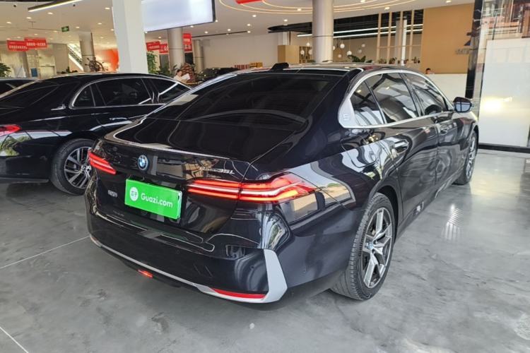 Used BMW i5 2024 eDrive 35L Luxury Package Rear Right 45 Deg