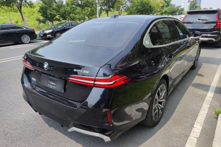 Used BMW i5 2024 eDrive 35L Luxury Package Rear Right 45 Deg