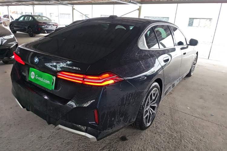 Used BMW i5 2024 eDrive 35L M Sport Package Rear Right 45 Deg