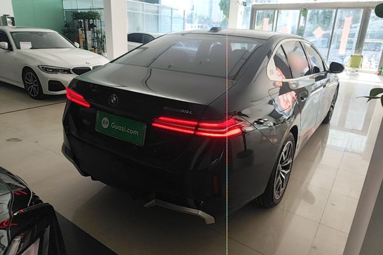 Used BMW i5 2024 eDrive 35L M Sport Package Rear Right 45 Deg