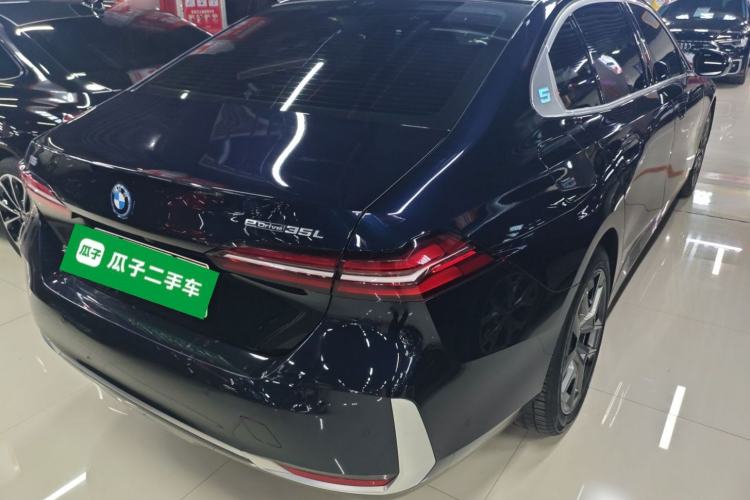 Used BMW i5 2024 eDrive 35L Luxury Package Rear Right 45 Deg