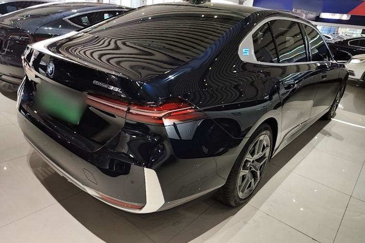 Used BMW i5 2024 eDrive 35L Prestige Luxury Package Rear Right 45 Deg