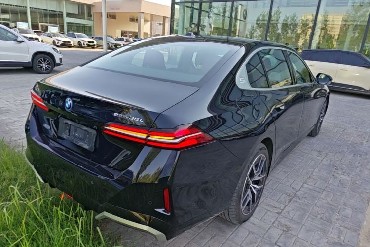 Used BMW i5 2024 eDrive 35L M Sport Package Rear Right 45 Deg