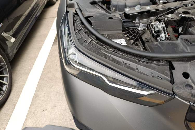 Used BMW i5 2024 eDrive 35L M Sport Package Right Front Headlight