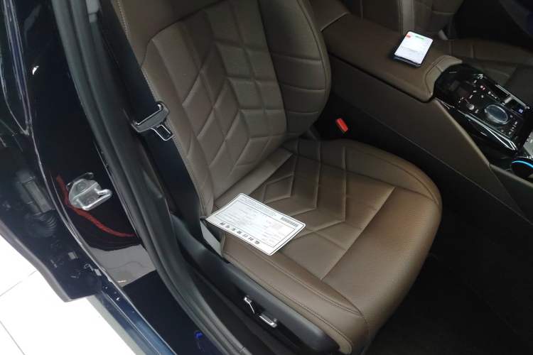 Used BMW i5 2024 eDrive 35L Luxury Package Right Front Seat