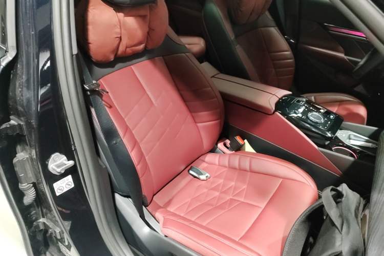 Used BMW i5 2024 eDrive 35L Prestige Luxury Package Right Front Seat