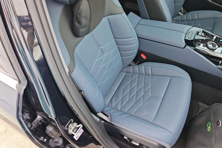Used BMW i5 2024 eDrive 35L M Sport Package Right Front Seat