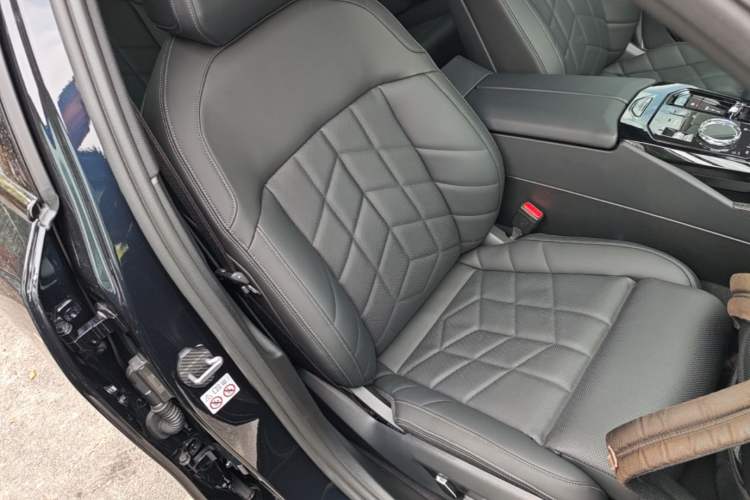 Used BMW i5 2024 xDrive M60 Right Front Seat