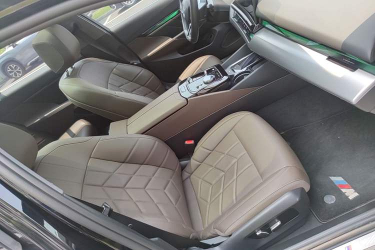 Used BMW i5 2024 eDrive 35L Luxury Package Right Front Seat