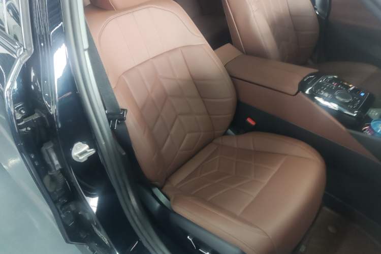 Used BMW i5 2024 eDrive 35L M Sport Package Right Front Seat