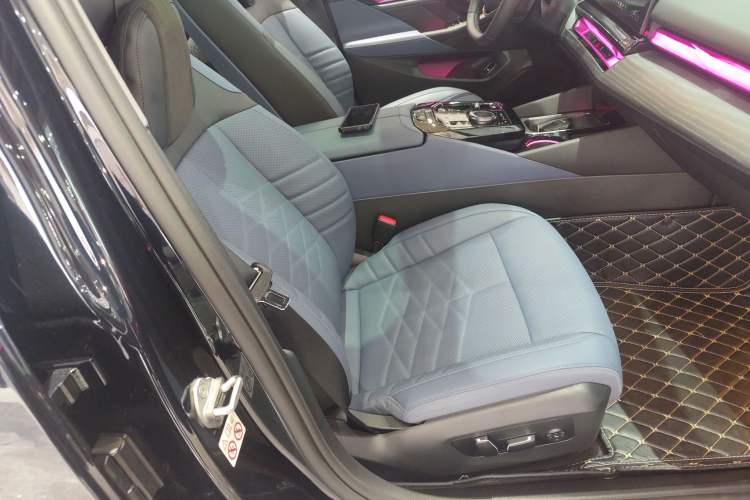 Used BMW i5 2024 eDrive 35L Prestige Luxury Package Right Front Seat