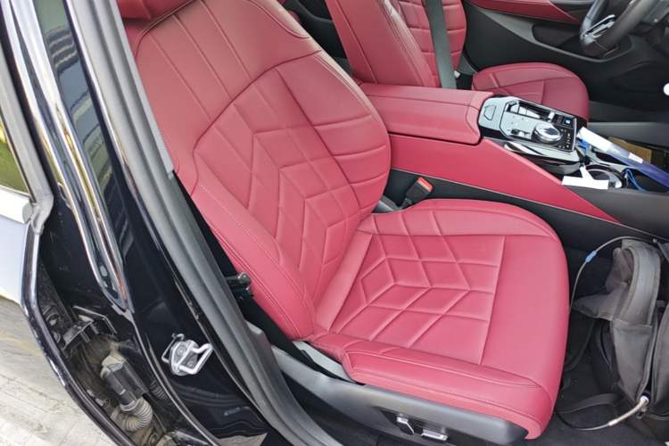 Used BMW i5 2024 eDrive 35L M Sport Package Right Front Seat