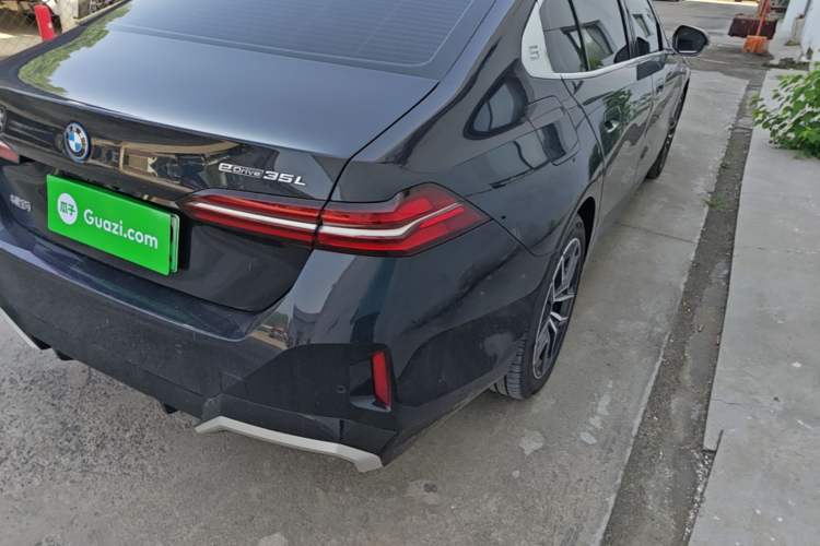 Used BMW i5 2024 eDrive 35L M Sport Package Right Rear Taillight