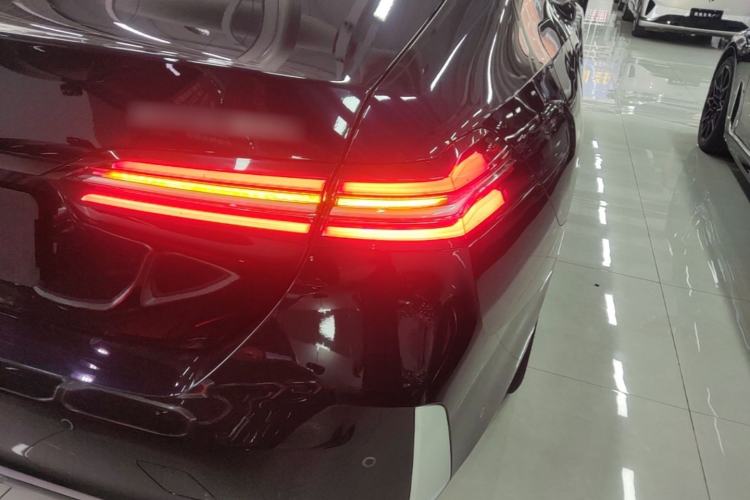 Used BMW i5 2024 eDrive 35L Prestige Luxury Package Right Rear Taillight