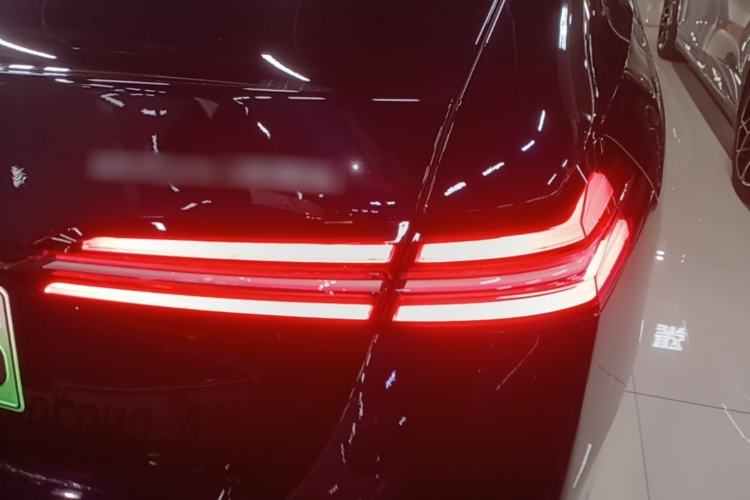Used BMW i5 2024 eDrive 35L M Sport Package Right Rear Taillight