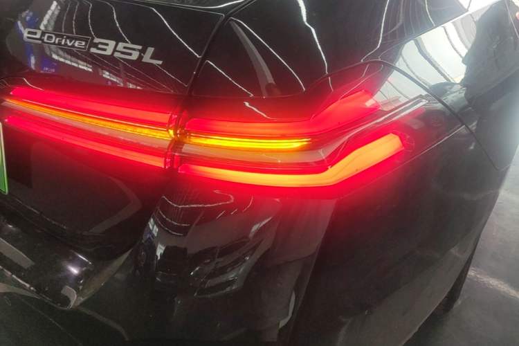 Used BMW i5 2024 eDrive 35L M Sport Package Right Rear Taillight