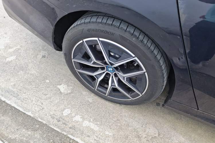 Used BMW i5 2024 eDrive 35L M Sport Package Right Rear Wheel Hub