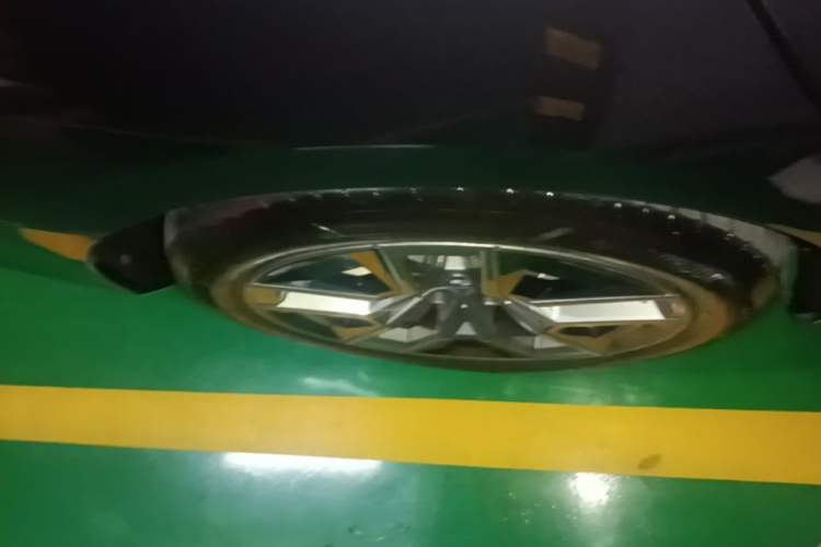 Used BMW i5 2024 eDrive 35L Prestige Luxury Package Right Rear Wheel Hub